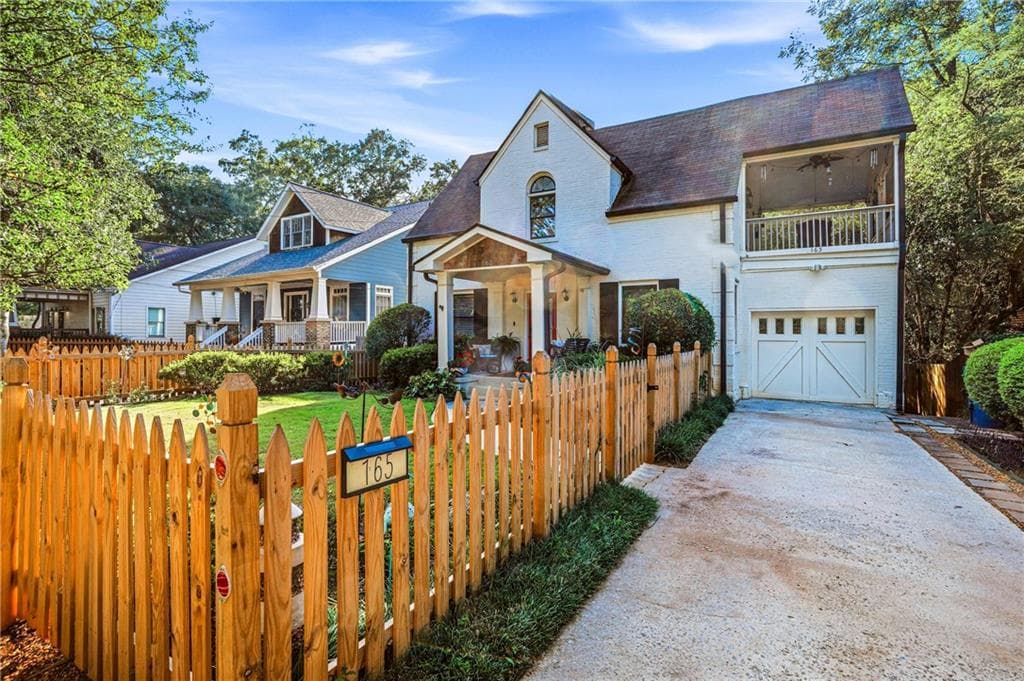 3 bedroom, 3 bathroom, 2,386 sq ft single family residence for sale at 165 Carter Avenue, Atlanta, GA 30317 — photo 2