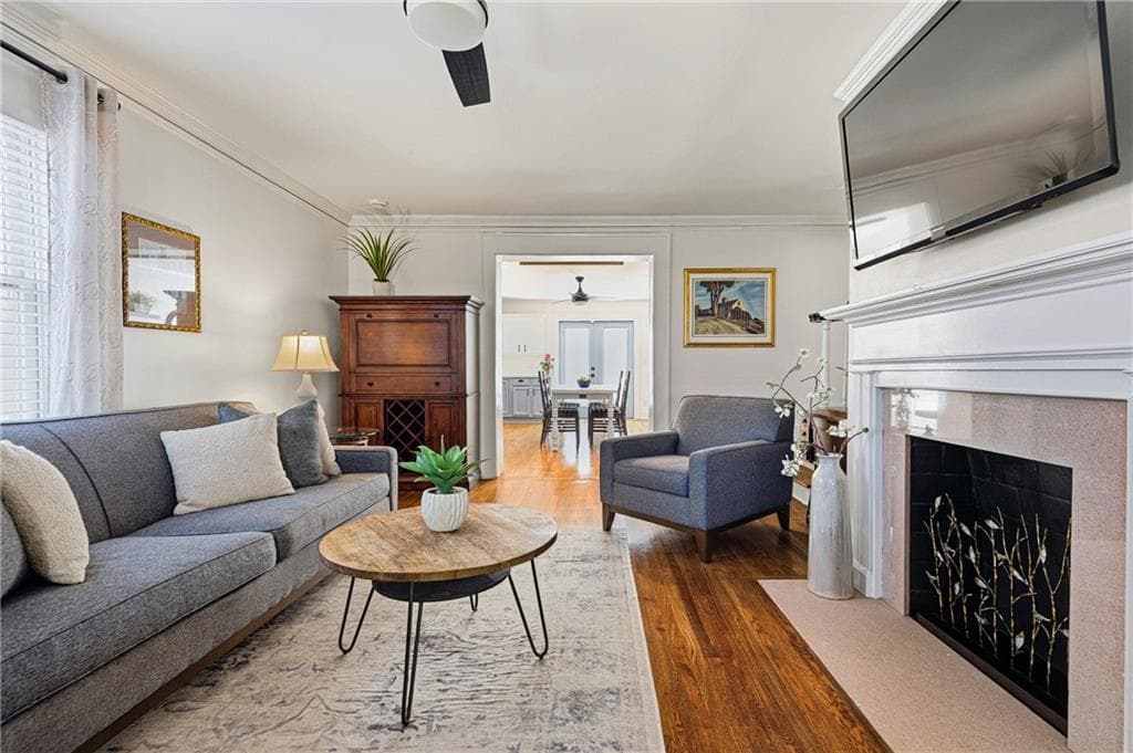 3 bedroom, 3 bathroom, 2,386 sq ft single family residence for sale at 165 Carter Avenue, Atlanta, GA 30317 — photo 5