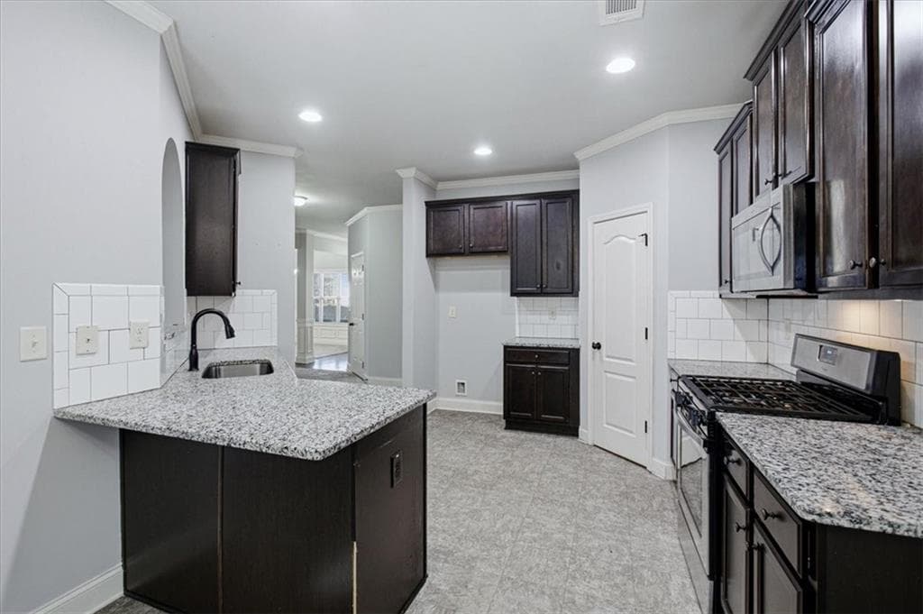 4 bedroom, 3 bathroom, 2,917 sq ft single family residence for sale at 180 Pebblefield Trace, Lawrenceville, GA 30045 — photo 9