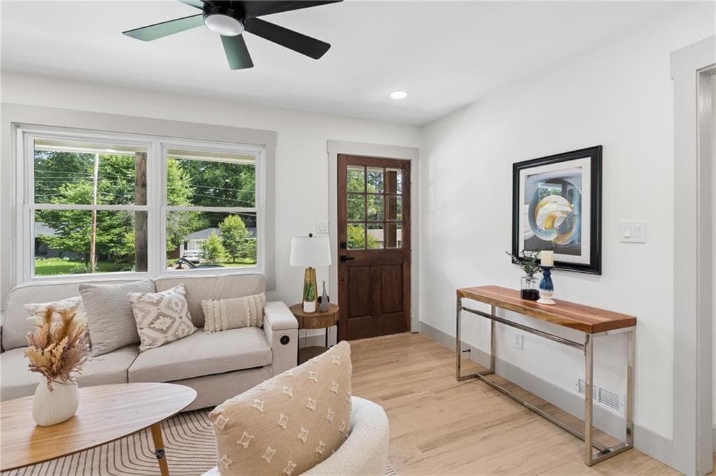 4 bedroom, 2 bathroom, 1,516 sq ft single family residence for sale at 2720 Sherwood Road, Smyrna, GA 30082 — photo 4