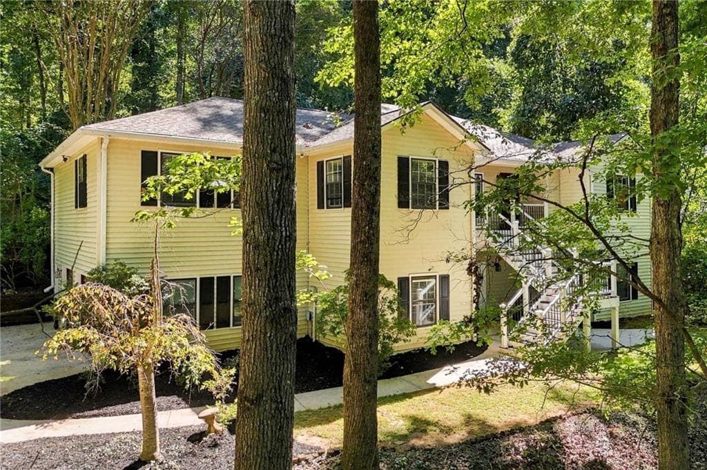 3 bedroom, 2 bathroom, 3,672 sq ft single family residence for sale at 5011 Peach Mountain Circle, Gainesville, GA 30507