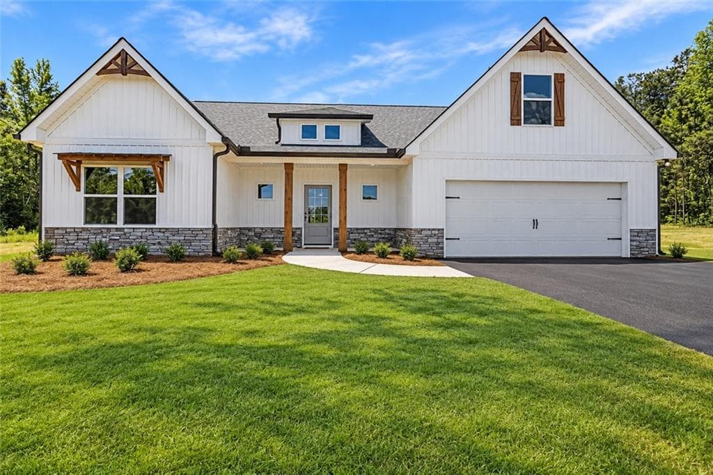 4 bedroom, 3 bathroom, 2,400 sq ft home for sale at 710 Carter Mountain Road, Rockmart, GA