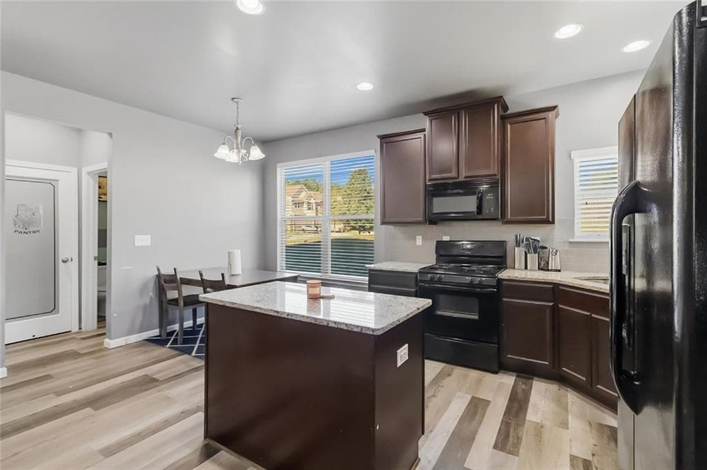 3 bedroom, 3 bathroom, 1,786 sq ft single family residence for sale at 5880 Seabright Lane, Atlanta, GA 30349 — photo 7