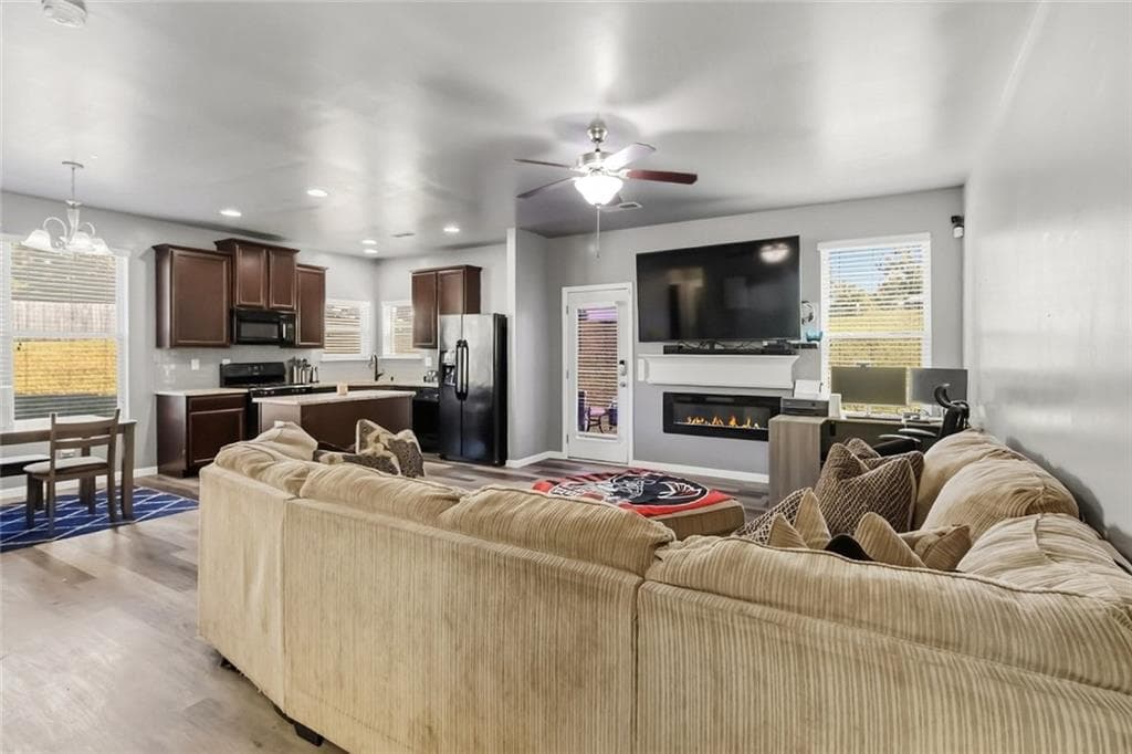 3 bedroom, 3 bathroom, 1,786 sq ft single family residence for sale at 5880 Seabright Lane, Atlanta, GA 30349 — photo 6