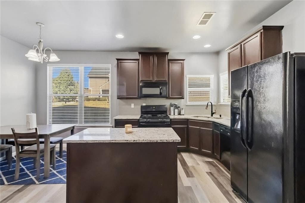 3 bedroom, 3 bathroom, 1,786 sq ft single family residence for sale at 5880 Seabright Lane, Atlanta, GA 30349 — photo 10