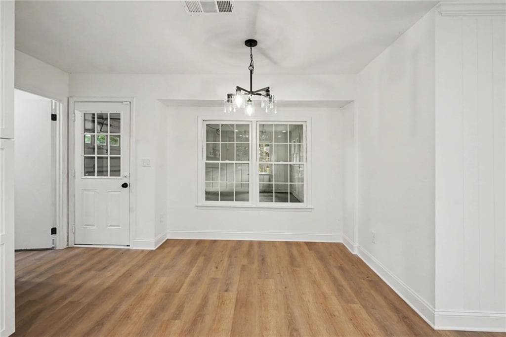 3 bedroom, 2 bathroom, 1,613 sq ft single family residence for sale at 4783 Hickory Court, Lilburn, GA 30047 — photo 3
