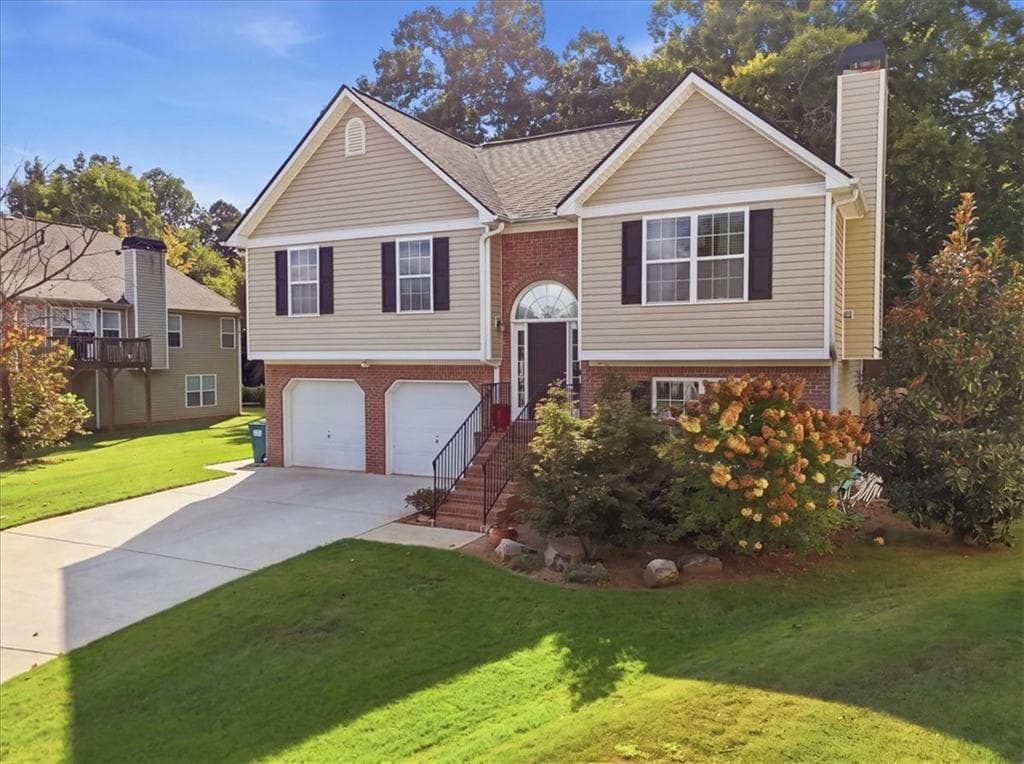 4 bedroom, 3 bathroom, 1,844 sq ft single family residence for sale at 1980 Brayton Court, Marietta, GA 30060 — photo 2