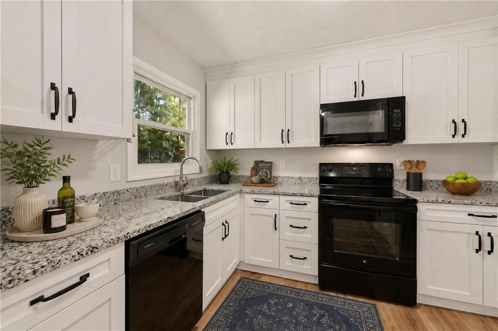 3 bedroom, 2 bathroom, 1,075 sq ft single family residence for sale at 490 Valley Creek Road, Mableton, GA 30126 — photo 4