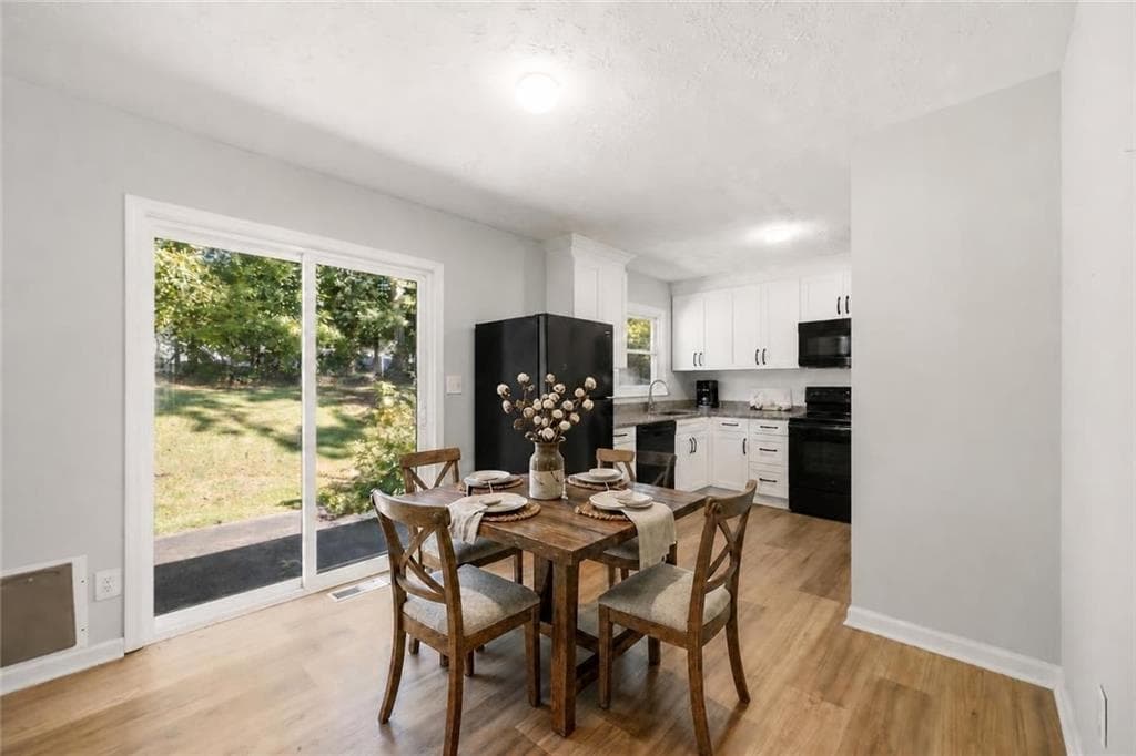 3 bedroom, 2 bathroom, 1,075 sq ft single family residence for sale at 490 Valley Creek Road, Mableton, GA 30126 — photo 5