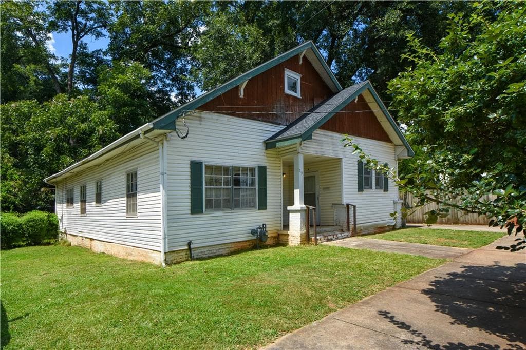5 bedroom, 3 bathroom, 5,227 sq ft single family residence for sale at 19 Clifton Street, Atlanta, GA 30317 — photo 2
