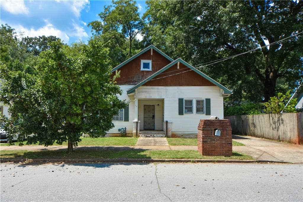 5 bedroom, 3 bathroom, 5,227 sq ft single family residence for sale at 19 Clifton Street, Atlanta, GA 30317 — photo 4