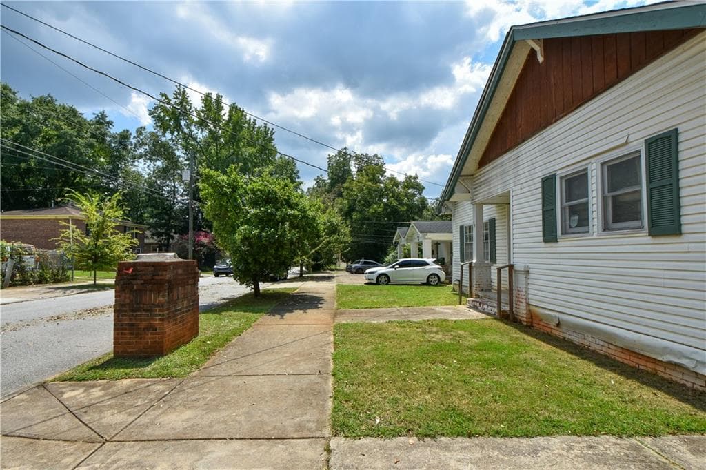 5 bedroom, 3 bathroom, 5,227 sq ft single family residence for sale at 19 Clifton Street, Atlanta, GA 30317 — photo 6