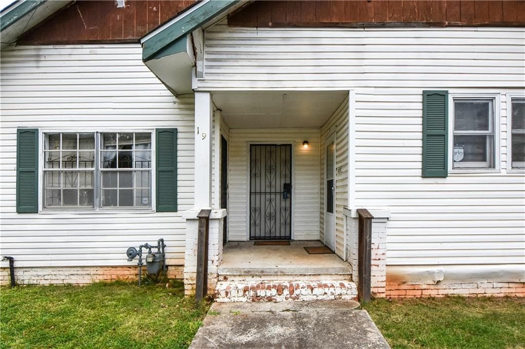5 bedroom, 3 bathroom, 5,227 sq ft single family residence for sale at 19 Clifton Street, Atlanta, GA 30317 — photo 7