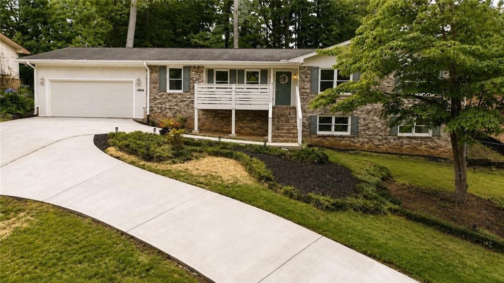 5 bedroom, 4 bathroom, 3,148 sq ft single family residence for sale at 4304 Lindsey Way, Roswell, GA 30075