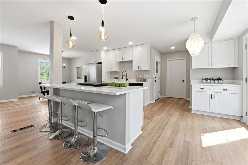 5 bedroom, 4 bathroom, 3,148 sq ft single family residence for sale at 4304 Lindsey Way, Roswell, GA 30075 — photo 8