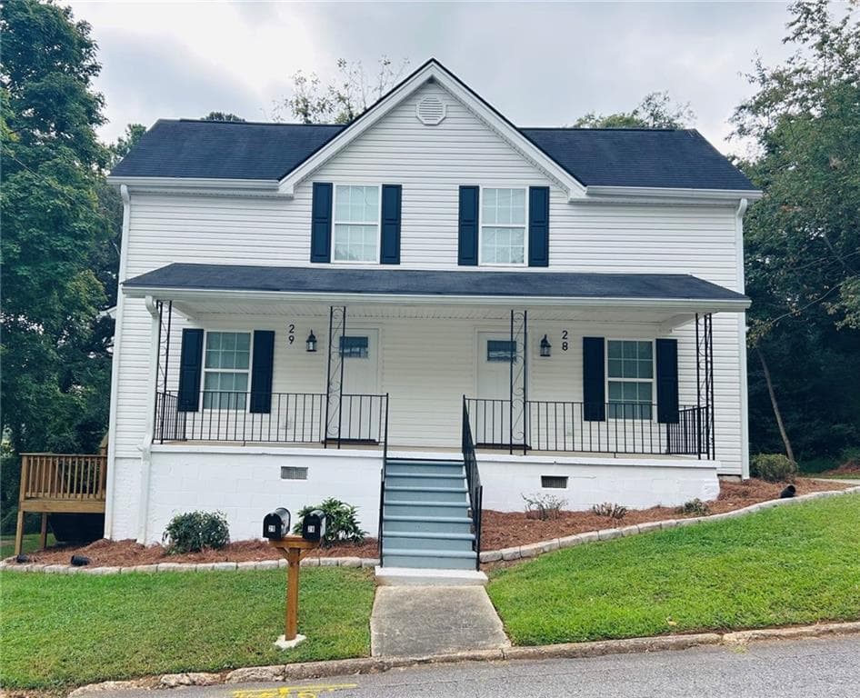 1 bedroom, 1 bathroom, 925 sq ft townhouse for rent at 28 Spring Street, Gainesville, GA 30501 for $1,350 a month