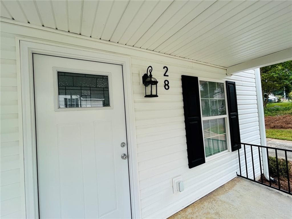 1 bedroom, 1 bathroom, 925 sq ft townhouse for rent at 28 Spring Street, Gainesville, GA 30501 for $1,350 a month — photo 2