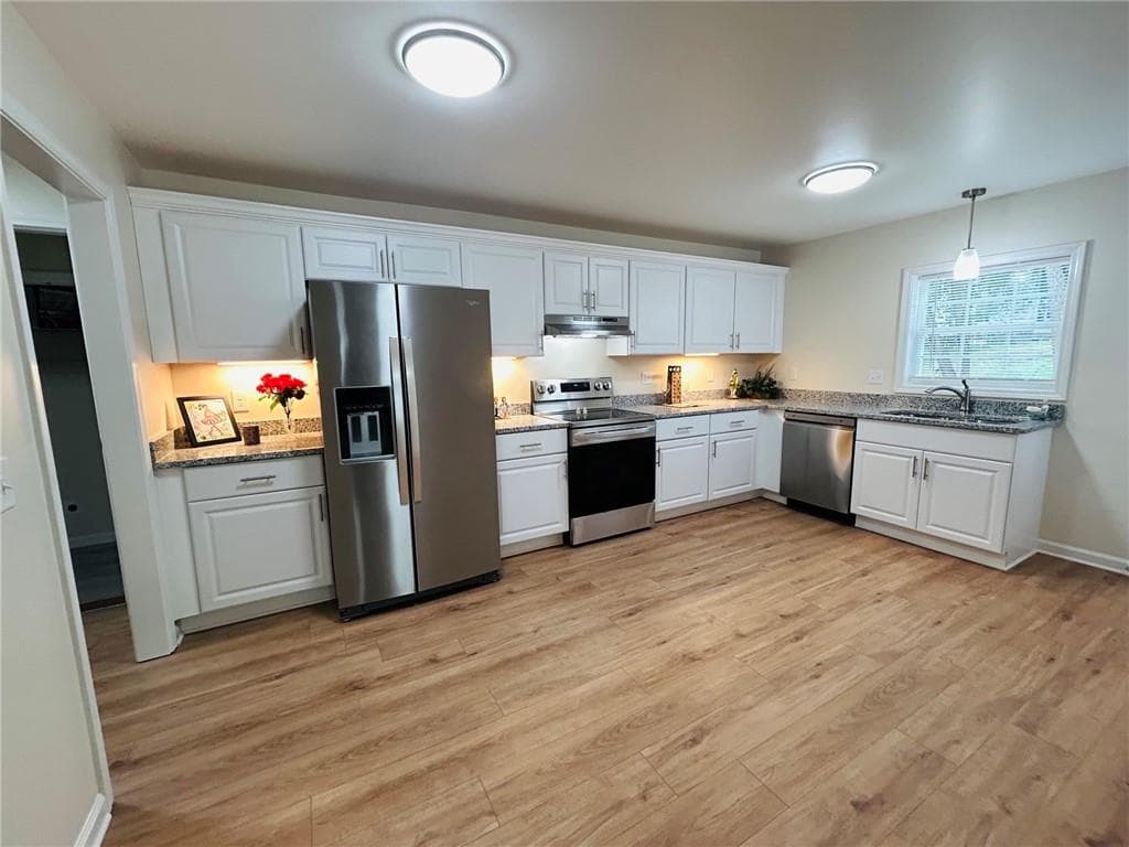 1 bedroom, 1 bathroom, 925 sq ft townhouse for rent at 28 Spring Street, Gainesville, GA 30501 for $1,350 a month — photo 7