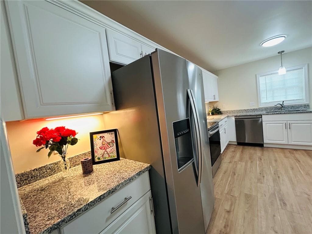 1 bedroom, 1 bathroom, 925 sq ft townhouse for rent at 28 Spring Street, Gainesville, GA 30501 for $1,350 a month — photo 9