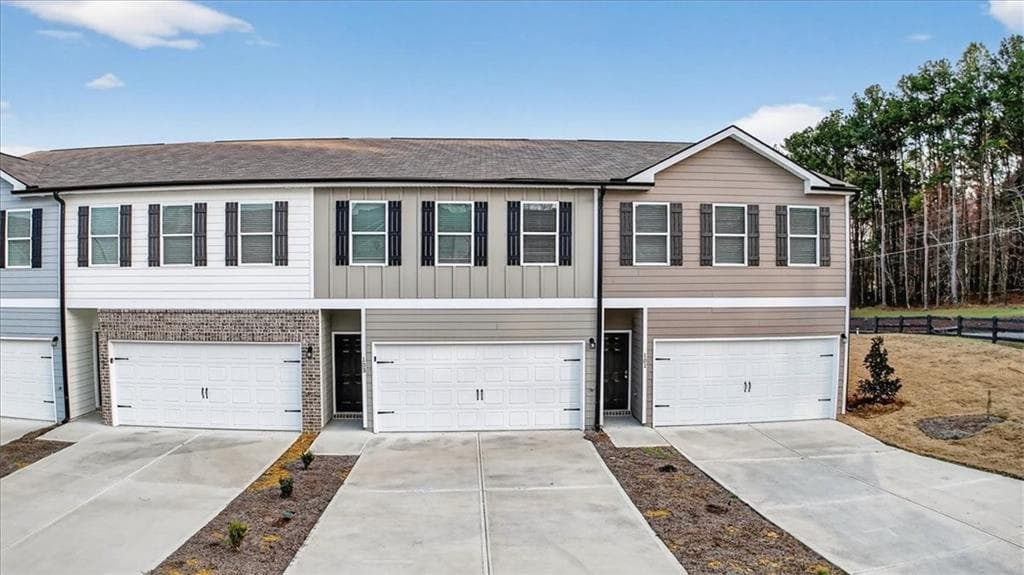3 bedroom, 3 bathroom, 1,664 sq ft townhouse for sale at 103 Brexley Drive, Calhoun, GA 30701