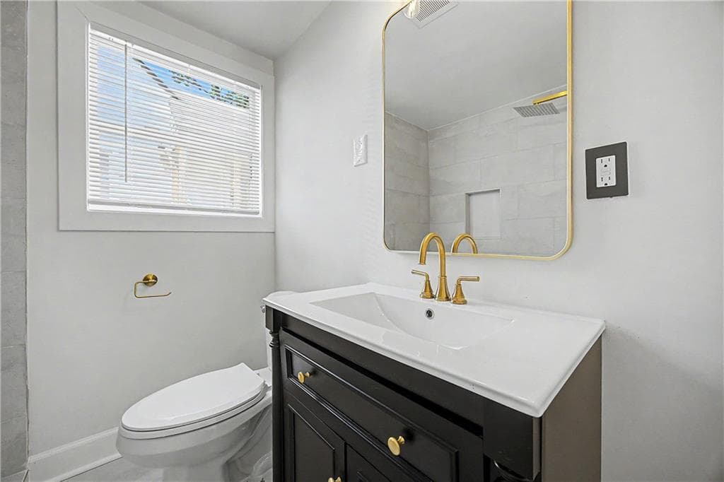 4 bedroom, 3 bathroom, 1,792 sq ft single family residence for sale at 1838 Rogers Avenue, Atlanta, GA 30310 — photo 4
