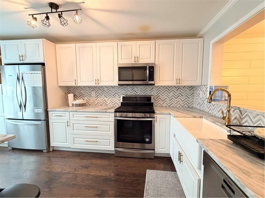 3 bedroom, 4 bathroom, 1,585 sq ft condominium for sale at 1196 Weatherstone Drive, Atlanta, GA 30324 — photo 3