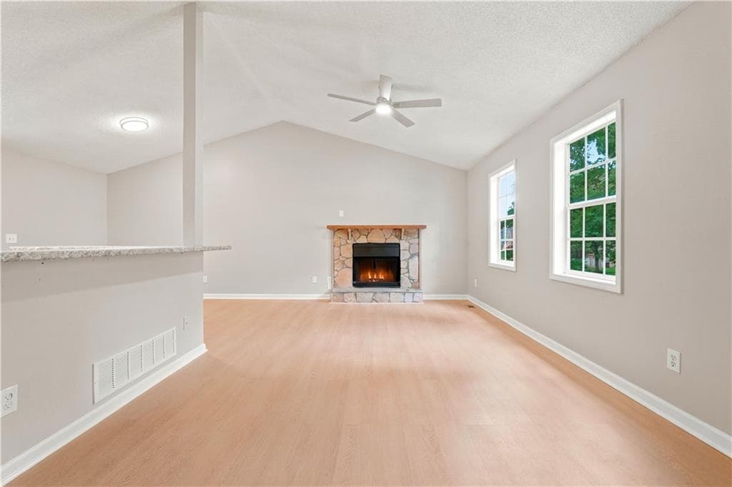 3 bedroom, 2 bathroom, 1,246 sq ft single family residence for sale at 6370 Holborne Lane, Douglasville, GA 30134 — photo 6