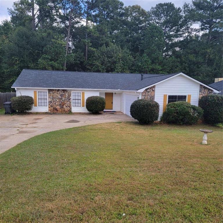3 bedroom, 2 bathroom, 1,578 sq ft single family residence for rent at 1548 Brandon Square, Lawrenceville, GA 30044 for $1,995 a month