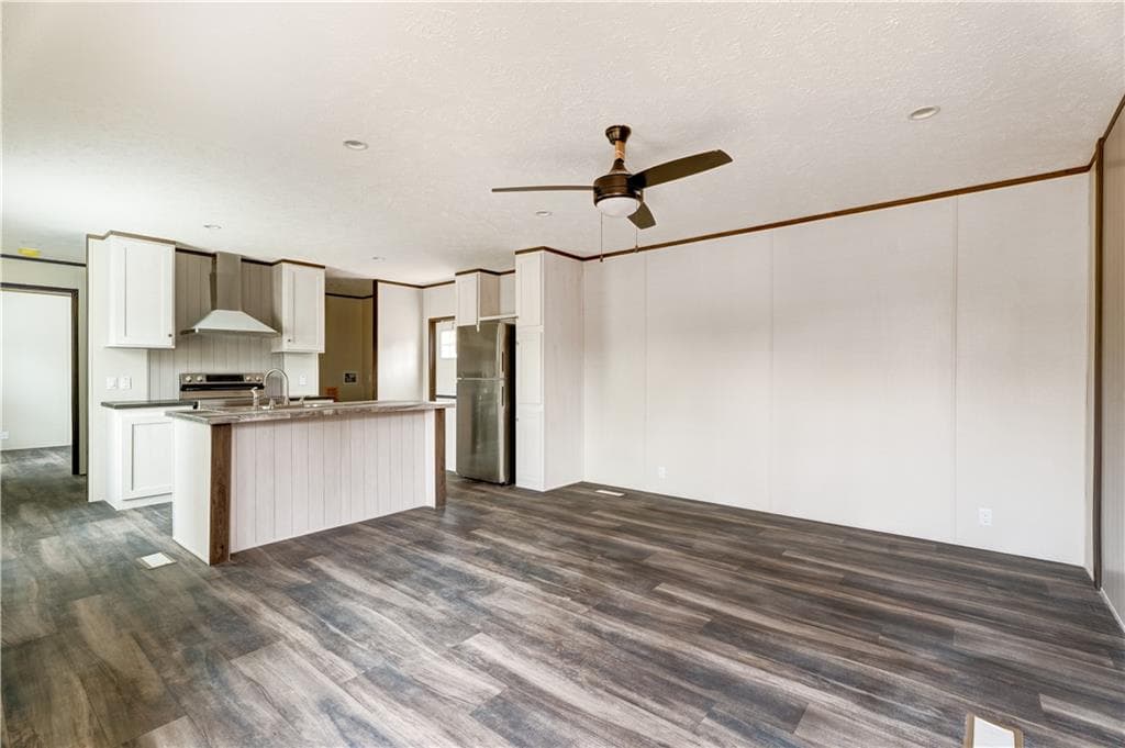 3 bedroom, 2 bathroom, 1,216 sq ft single family residence for sale at 30 Crooked Court, Ellijay, GA 30540 — photo 4