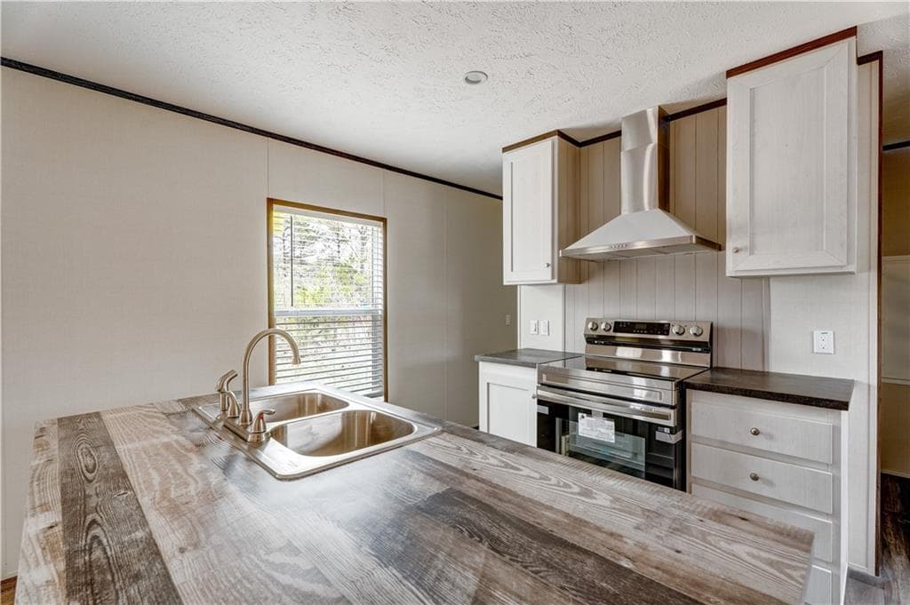 3 bedroom, 2 bathroom, 1,216 sq ft single family residence for sale at 30 Crooked Court, Ellijay, GA 30540 — photo 8