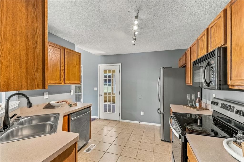 4 bedroom, 2 bathroom, 1,868 sq ft single family residence for sale at 88 Sammie Jo Drive, Dallas, GA 30132 — photo 7