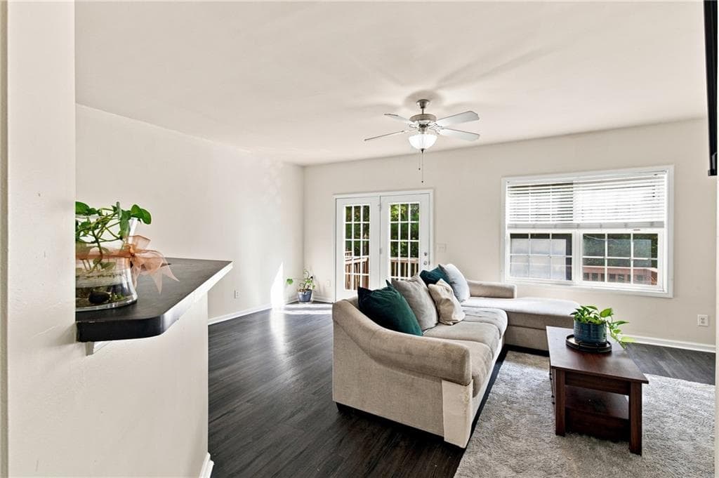 3 bedroom, 3 bathroom, 2,059 sq ft townhouse for sale at 2747 Cedar Drive, Lawrenceville, GA 30043 — photo 5