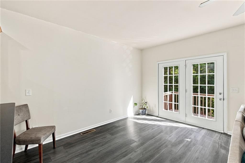 3 bedroom, 3 bathroom, 2,059 sq ft townhouse for sale at 2747 Cedar Drive, Lawrenceville, GA 30043 — photo 7