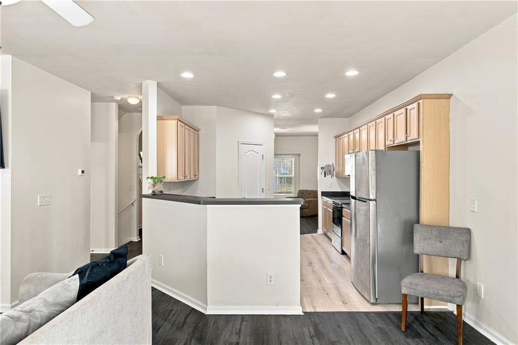 3 bedroom, 3 bathroom, 2,059 sq ft townhouse for sale at 2747 Cedar Drive, Lawrenceville, GA 30043 — photo 8