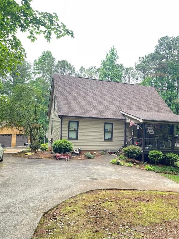 3 bedroom, 3 bathroom, 2,624 sq ft single family residence for sale at 100 Nugget Road, Carrollton, GA 30117