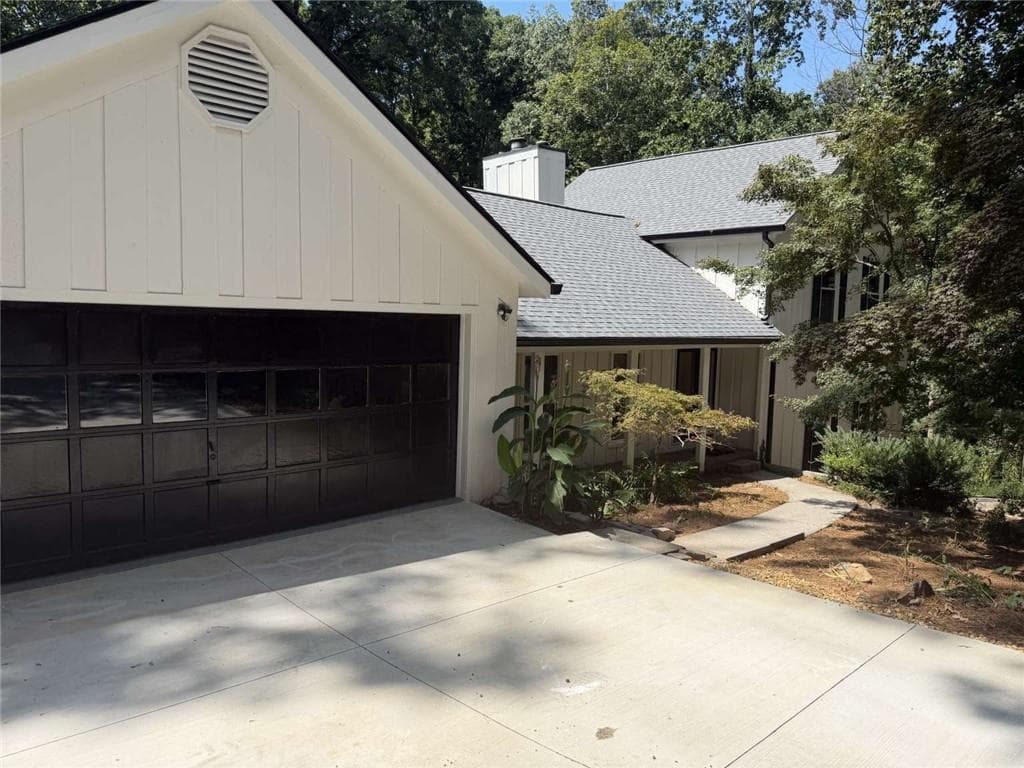 4 bedroom, 4 bathroom, 2,596 sq ft single family residence for sale at 5314 High Harbor Court, Gainesville, GA 30504 — photo 2