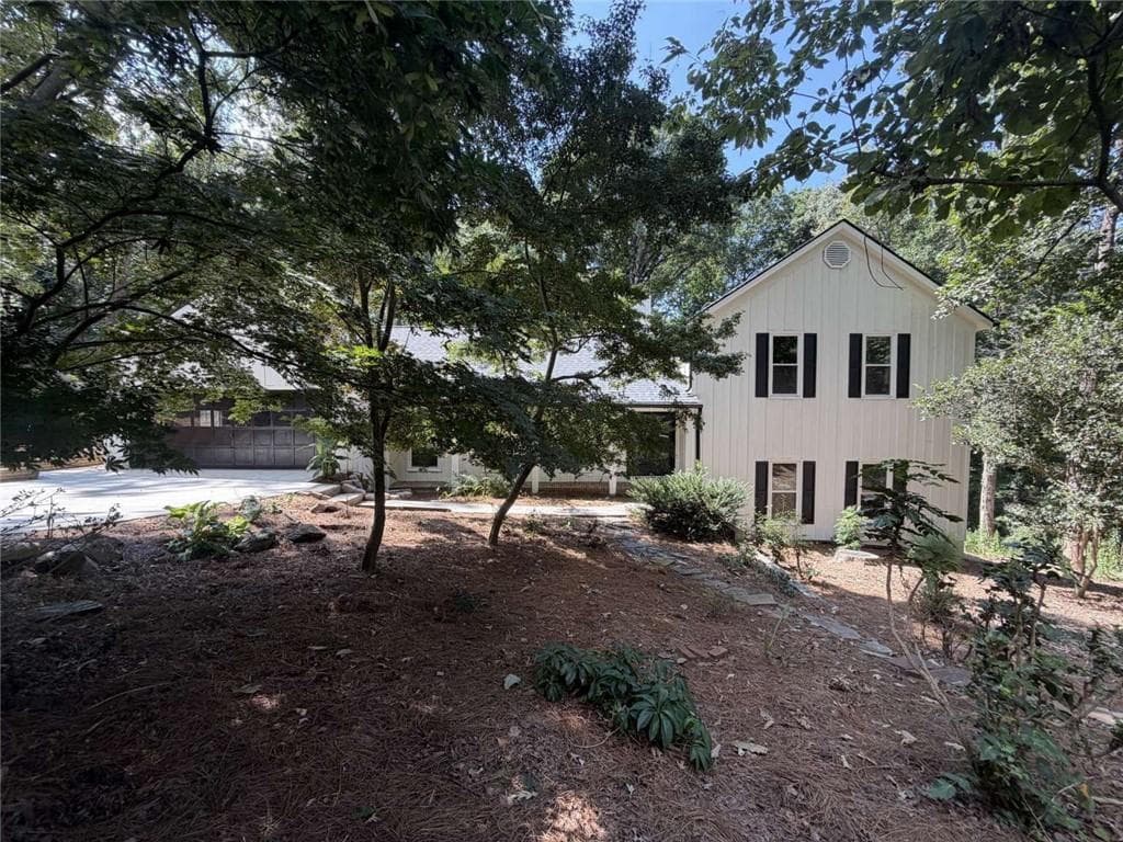 4 bedroom, 4 bathroom, 2,596 sq ft single family residence for sale at 5314 High Harbor Court, Gainesville, GA 30504 — photo 3