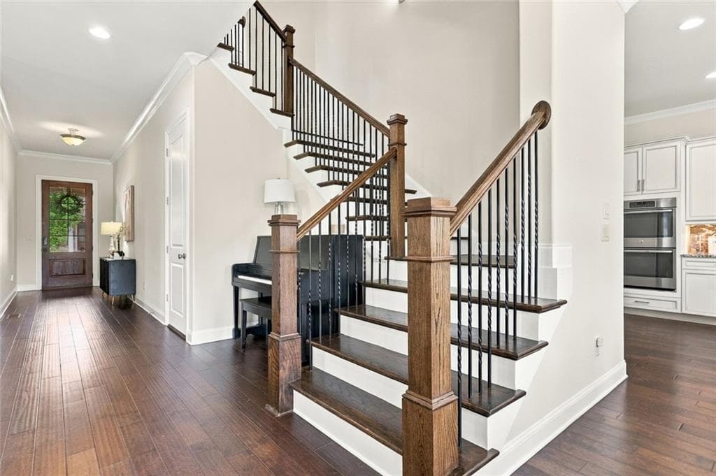 6 bedroom, 6 bathroom, 5,163 sq ft single family residence for sale at 812 Olmsted Lane, Johns Creek, GA 30097 — photo 9
