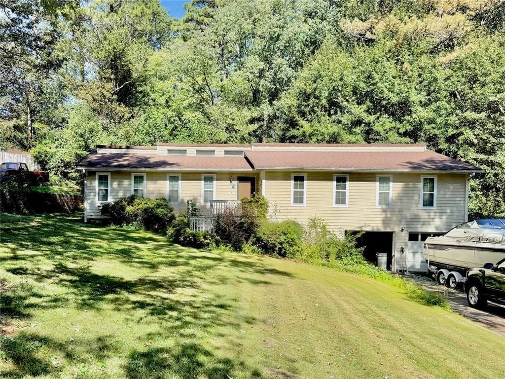 3 bedroom, 2 bathroom, 1,616 sq ft single family residence for sale at 2151 Shadowwood Drive, Marietta, GA 30066