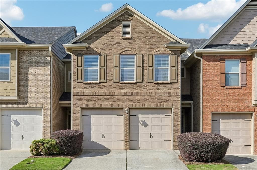 3 bedroom, 3 bathroom, 1,728 sq ft townhouse for sale at 2187 Oakland Grove Place, Lawrenceville, GA 30044