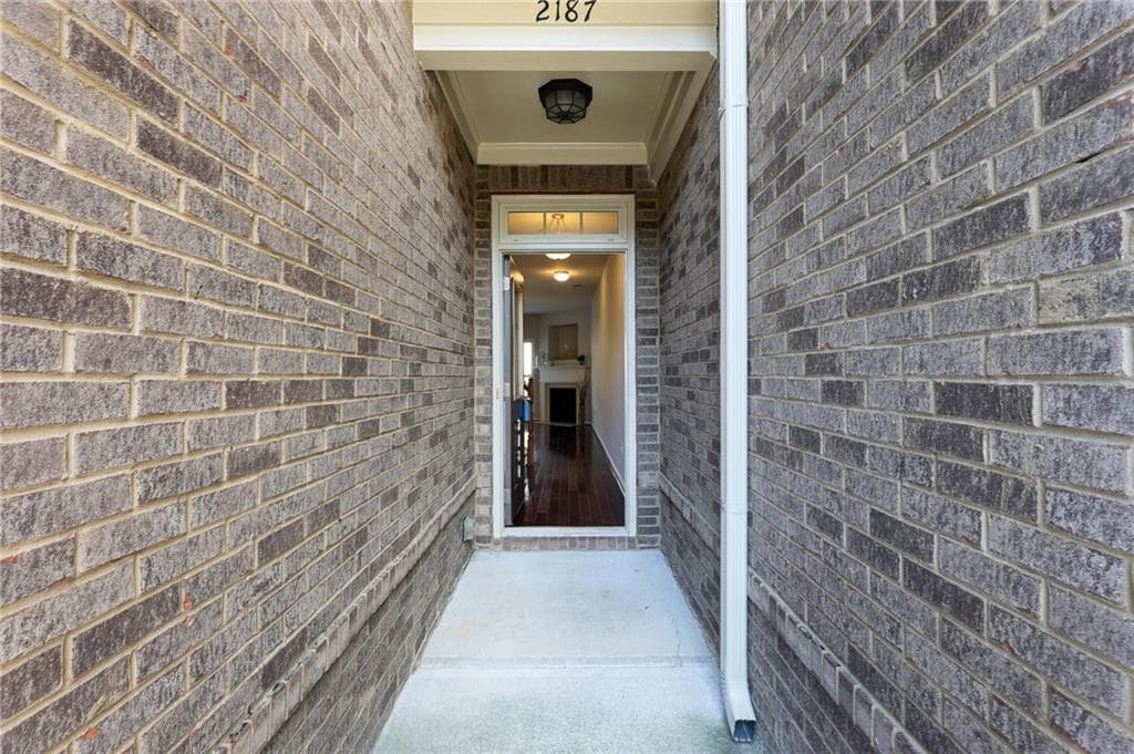 3 bedroom, 3 bathroom, 1,728 sq ft townhouse for sale at 2187 Oakland Grove Place, Lawrenceville, GA 30044 — photo 5