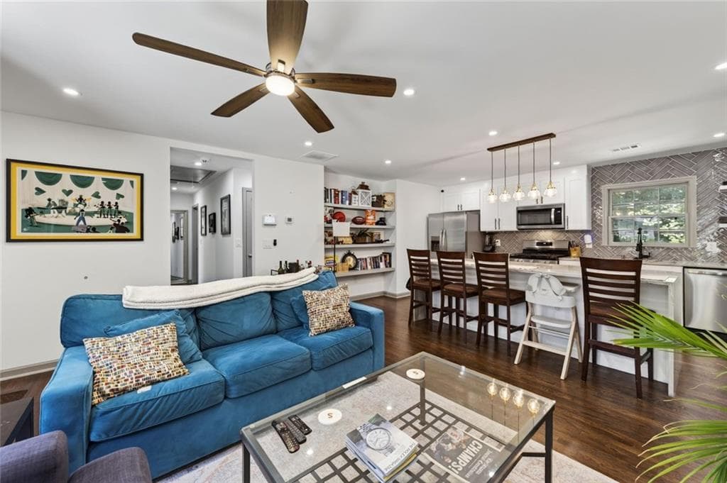 4 bedroom, 3 bathroom, 2,892 sq ft single family residence for sale at 2670 Kelly Lake Court, Decatur, GA 30032 — photo 8