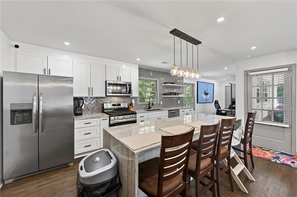 4 bedroom, 3 bathroom, 2,892 sq ft single family residence for sale at 2670 Kelly Lake Court, Decatur, GA 30032 — photo 9