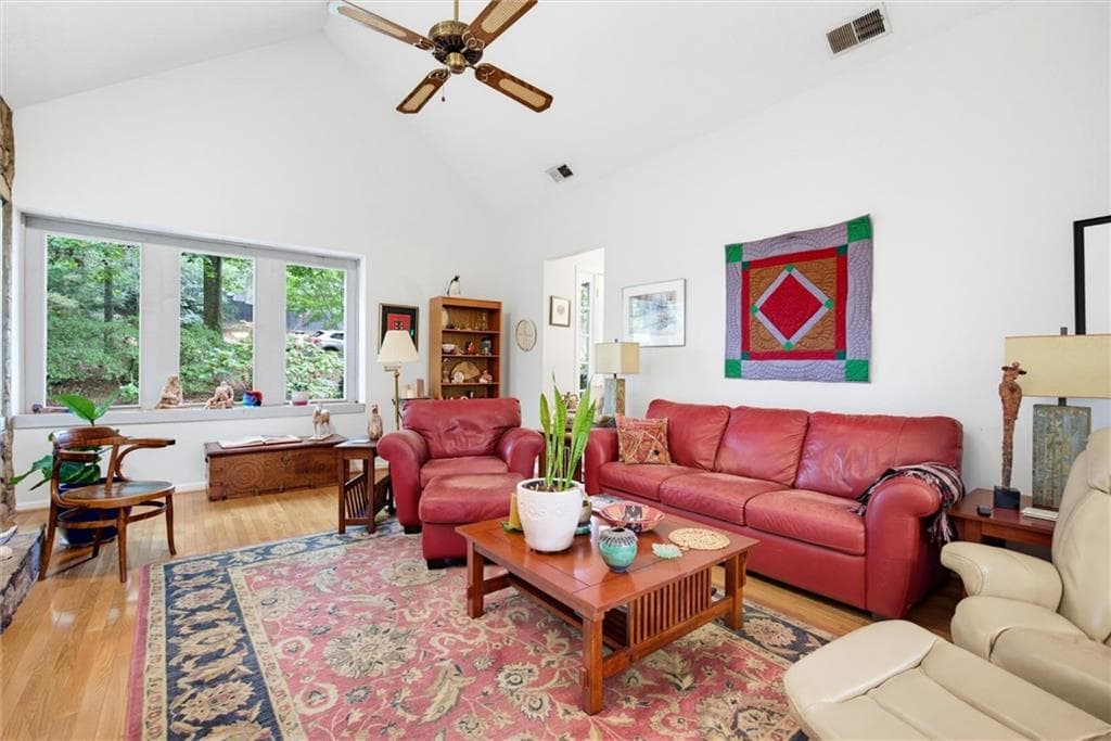 4 bedroom, 3 bathroom, 2,543 sq ft single family residence for sale at 11675 Northgate Trail, Roswell, GA 30075 — photo 4