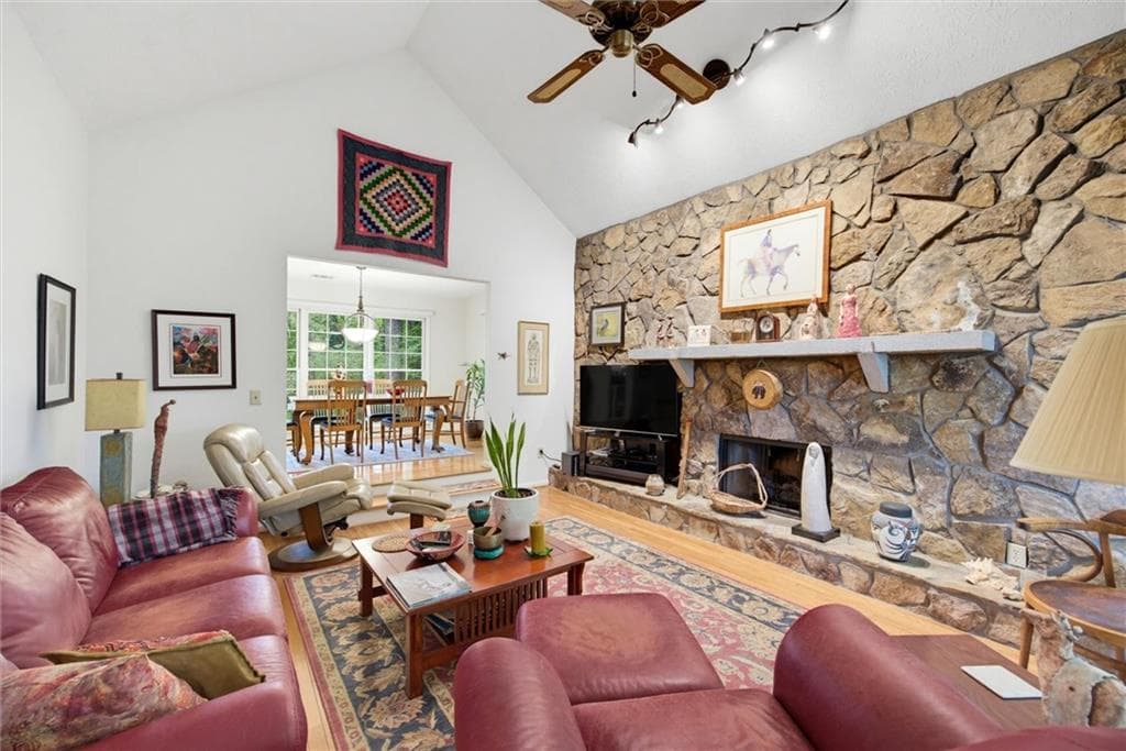 4 bedroom, 3 bathroom, 2,543 sq ft single family residence for sale at 11675 Northgate Trail, Roswell, GA 30075 — photo 6