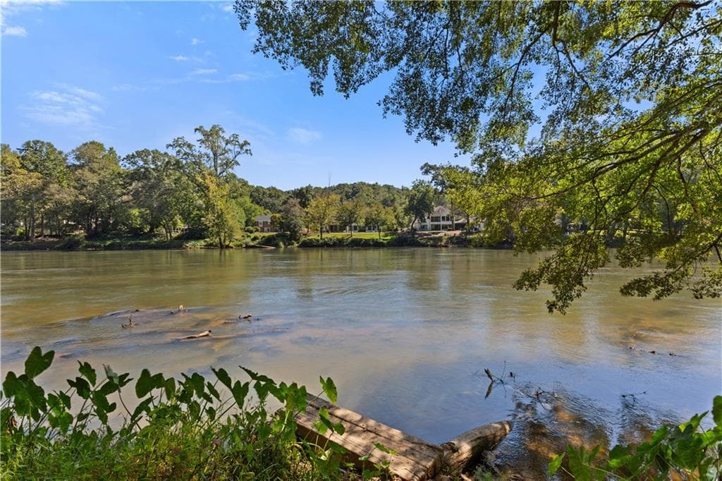 4 bedroom, 4 bathroom, 2,704 sq ft townhouse for sale at 4078 Columns Drive, Marietta, GA 30067