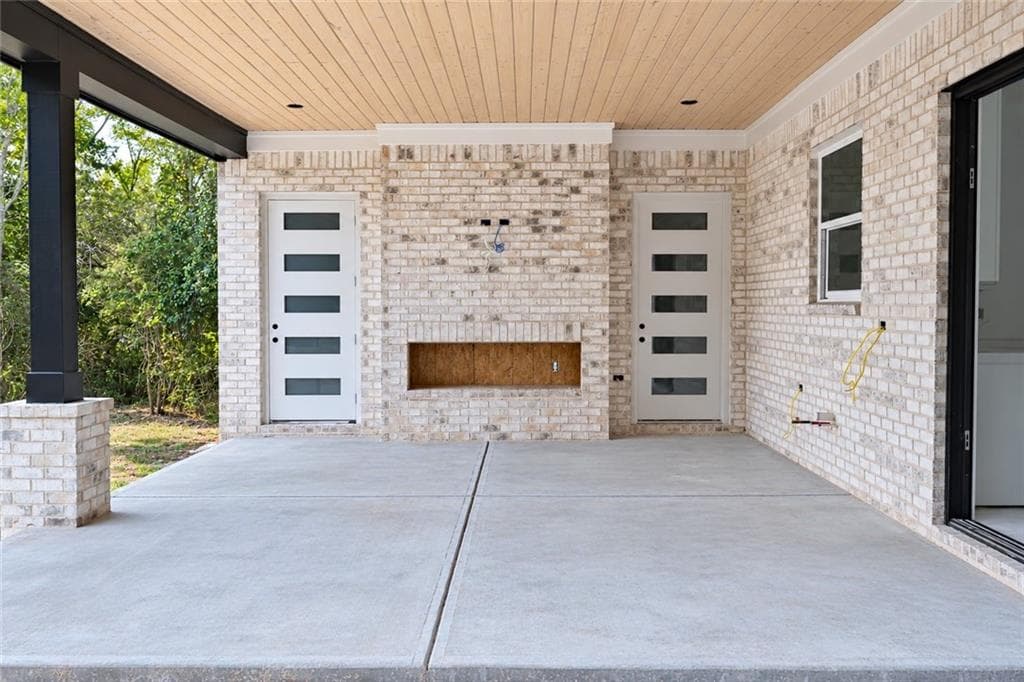 6 bedroom, 8 bathroom, 7,200 sq ft single family residence for sale at 3664 Fence Road, Auburn, GA 30011 — photo 10