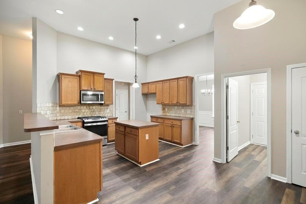 3 bedroom, 2 bathroom single family residence for sale at 106 Haven Court, Kathleen, GA 31047 — photo 3