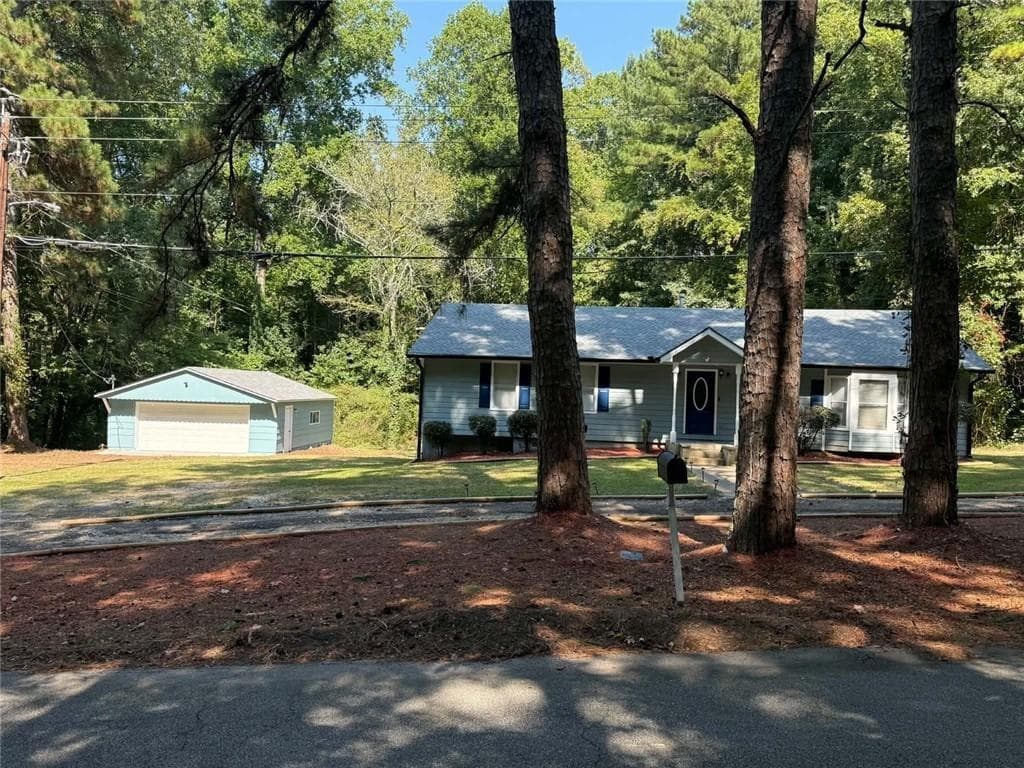 3 bedroom, 2 bathroom, 1,608 sq ft single family residence for sale at 200 Gordon Circle, Mableton, GA 30126 — photo 3