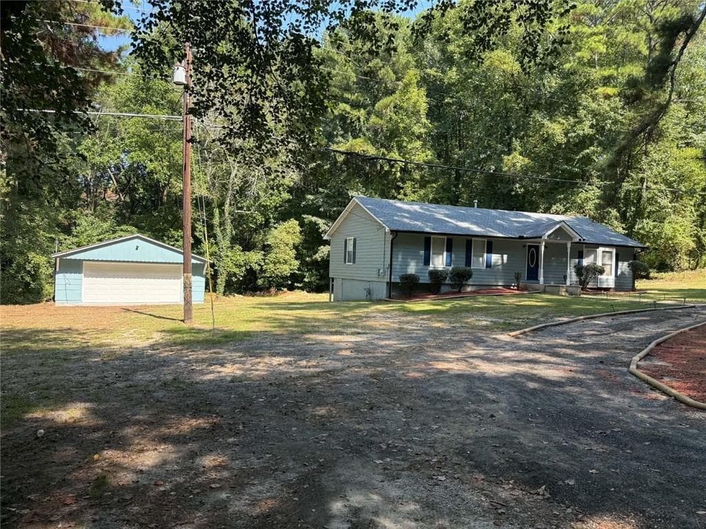 3 bedroom, 2 bathroom, 1,608 sq ft single family residence for sale at 200 Gordon Circle, Mableton, GA 30126 — photo 6
